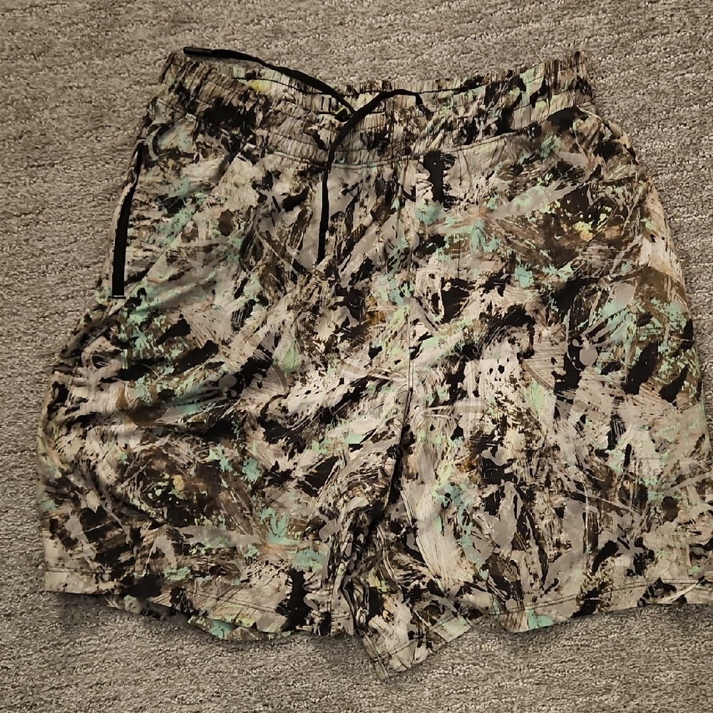 Women's Abstract Print Shorts